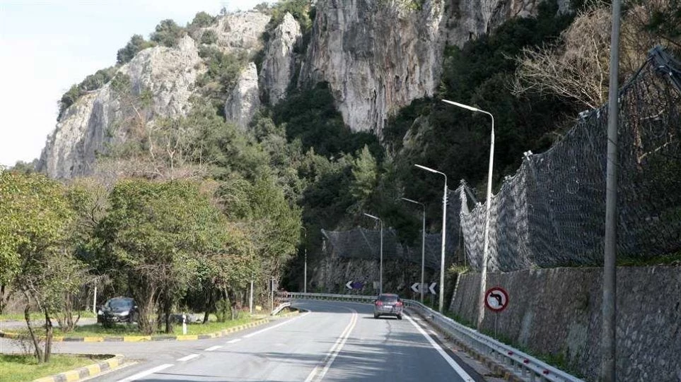 Διακόπτεται σήμερα και αύριο βράδυ η κυκλοφορία στις σήραγγες των Τεμπών λόγω έργων